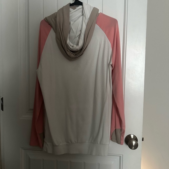 Multi tone double hooded hoodie - Picture 3 of 3